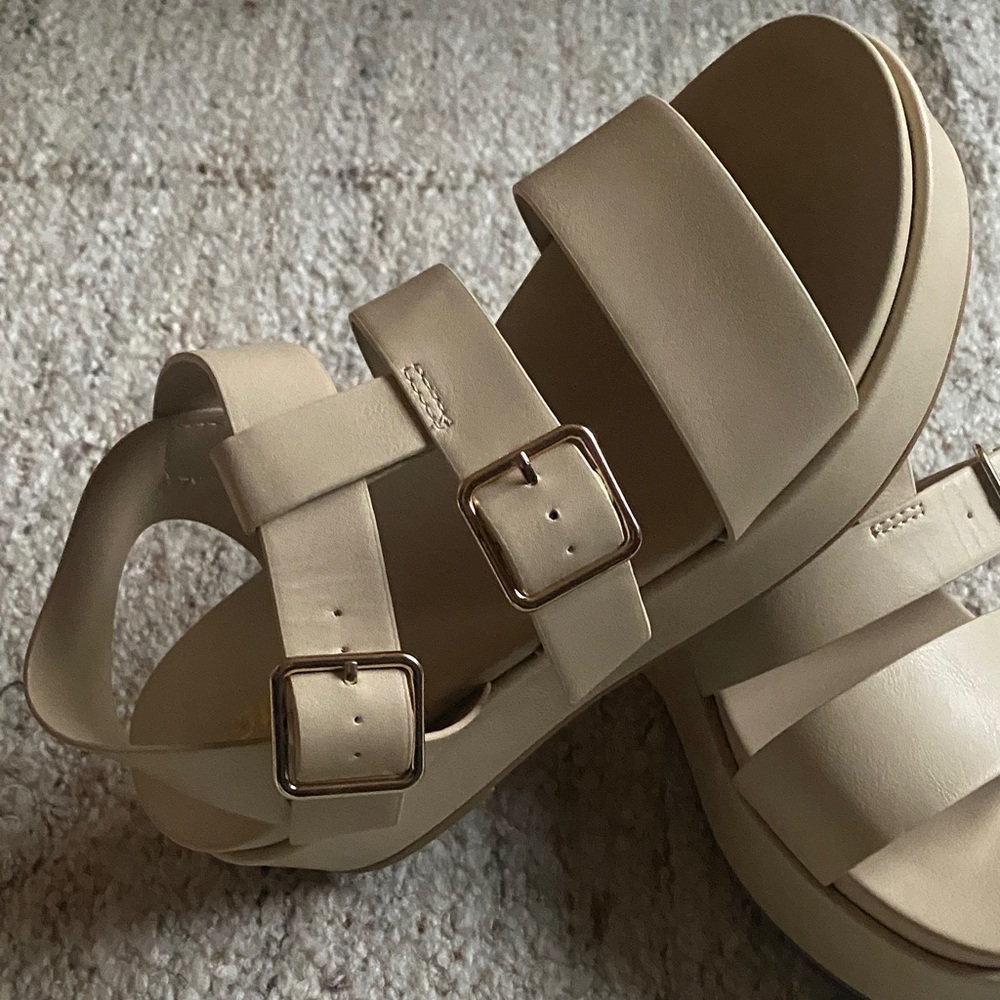 *NEW Soda Cream Strappy Sandals - Picture 4 of 5